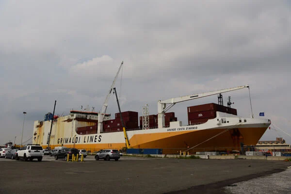 Ολοκληρώθηκε η επιχείρηση κατάσβεσης της πυρκαγιάς στο πλοίο της Grimaldi μετά από σχεδόν 1 εβδομάδα