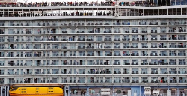 Το μεγαλύτερο κρουαζιερόπλοιο παγκοσμίως τη στιγμή που σαλπάρει από το Σαουθάμπτον στις 22 Μαΐου