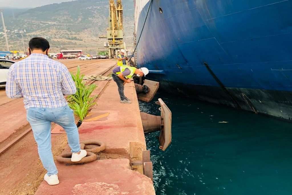 Τουρκία: Πρόσκρουση πλοίου Ro-ro σε ντόκο λόγω μηχανικής βλάβης (video)