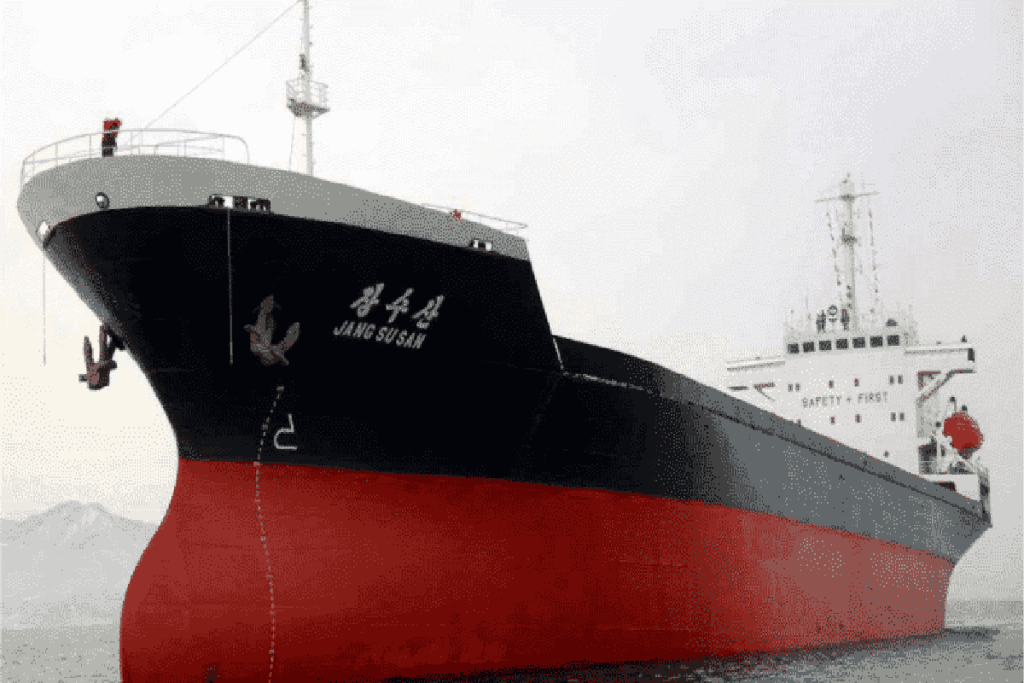 Η Βόρεια Κορέα καθέλκυσε φορτηγό πλοίο 12.000 τόνων για πρώτη φορά τα τελευταία 5 χρόνια