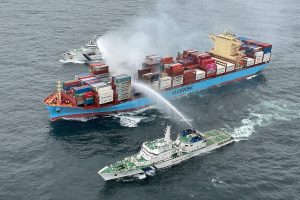 Maersk_frankfurt-firefighting