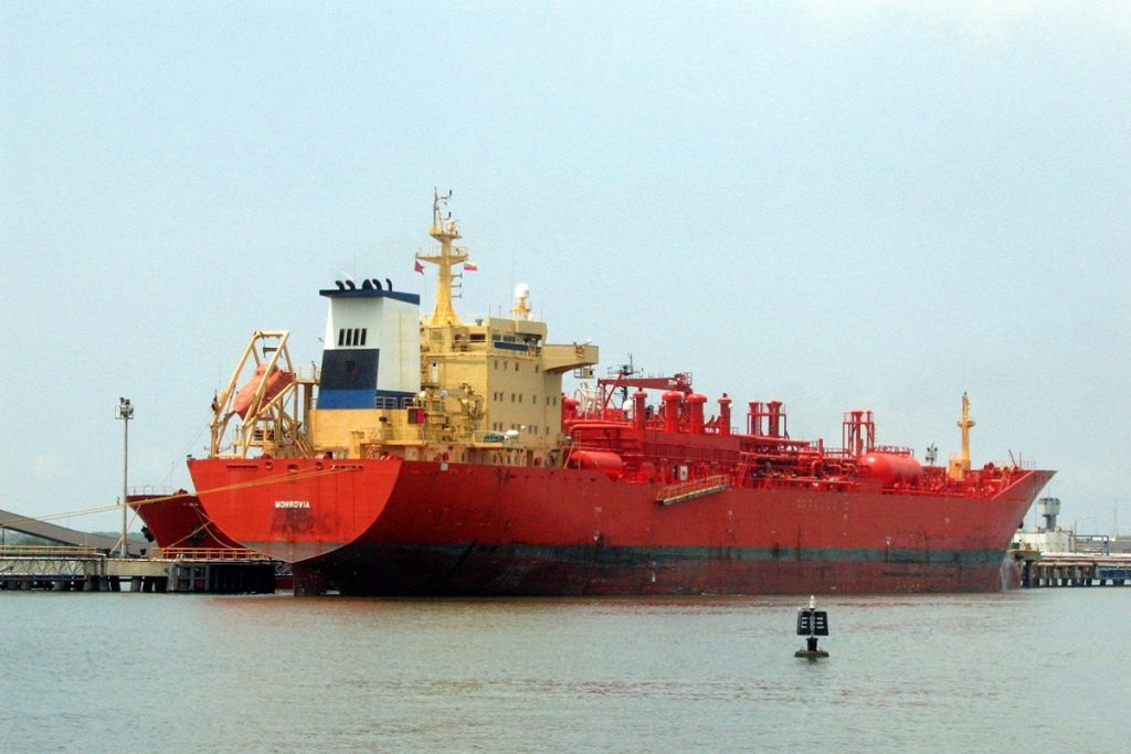 Πλοίο LPG πλέει ακυβέρνητο στον Ειρηνικό ωκεανό