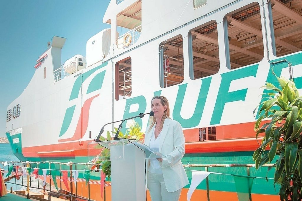 Θεανώ Περδικάρη: Η ναυπηγός που σχεδίασε το πρώτο υβριδικό επιβατηγό - οχηματαγωγό