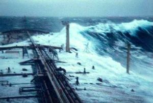 Rare_photo_of_a_rogue_wave_pillars-scaled-1-scaled