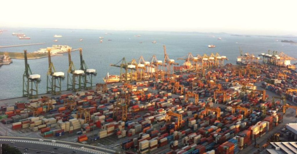 Η Σιγκαπούρη ξεκινά τον εμβολιασμό 10.000 εργαζομένων στο ναυτιλιακό τομέα