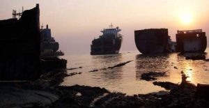 Ship-recycling_scrap_nautilia_
