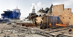 Ship_Breaking