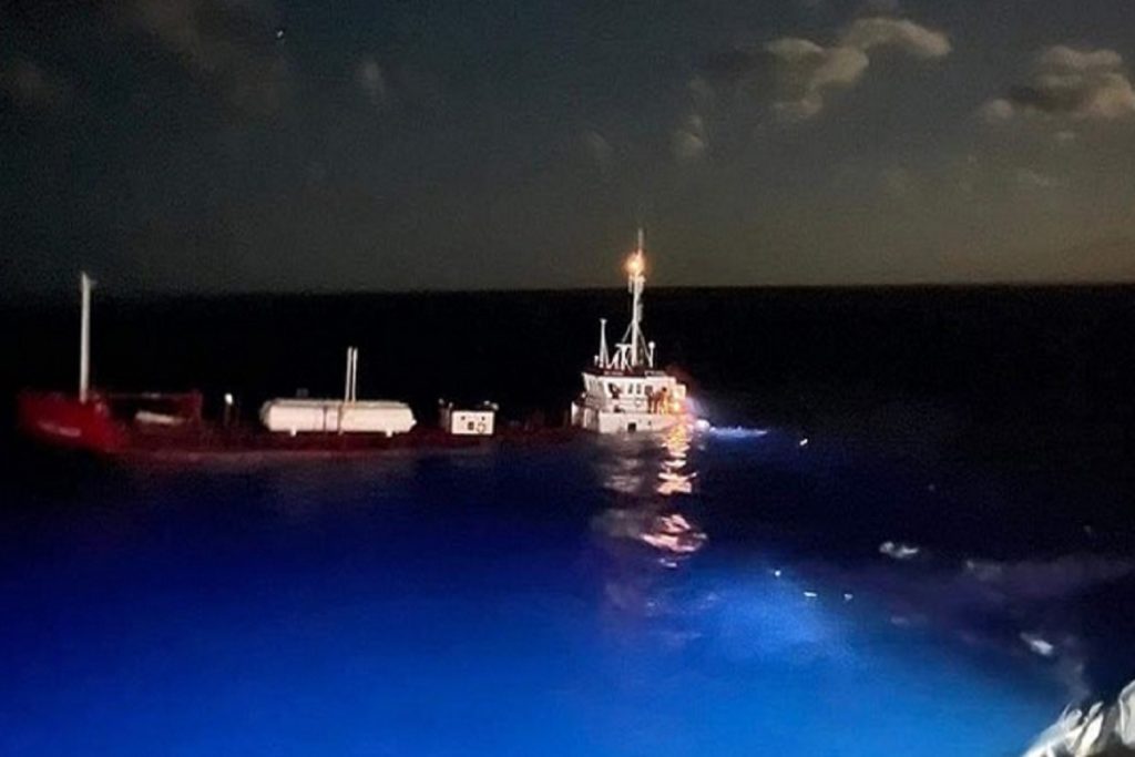 Δεξαμενόπλοιο βυθίστηκε μετά από σύγκρουση με μέγα γιοτ στις Μπαχάμες