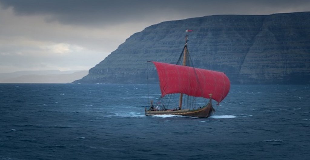 Ένα αυθεντικό πλοίο Viking διασχίζει τον Βόρειο Ατλαντικό (Photos)