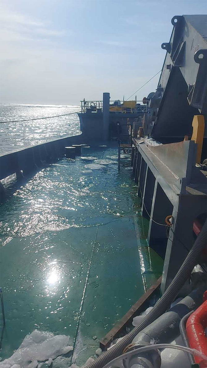 Το φορτηγό πλοίο που εγκαταλείφτηκε στο στενό του Tatar βυθίστηκε! (ΒΙΝΤΕΟ και ΦΩΤΟΓΡΑΦΙΕΣ)