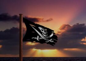 adeia-enoplhs-prostasias-apo-peirates