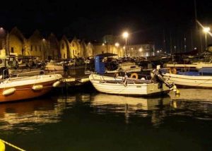 adistaktoi-2Bklevoun-2Bsto-2Blimani-2Bneas-2Bxvpas