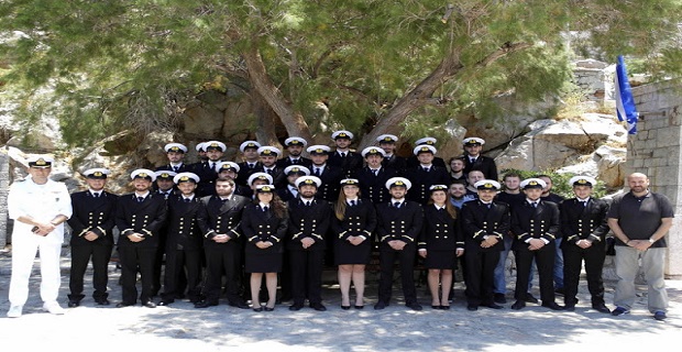 Αποχαιρετισμός για τους σπουδαστές (του 4ου έτους) από τον Διοικητή της ΑΕΝ Ύδρας Αντιπλοίαρχο Λ.Σ. Ε. Δανόπουλο