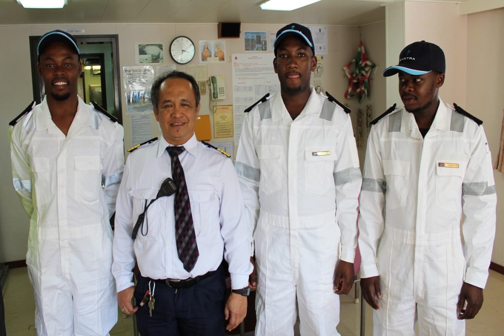 Μια νέα εποχή φαίνεται να ξημερώνει για τη ναυτιλία: Η Maersk εντάσσεται στις ναυτιλιακές εταιρείες που προσλαμβάνουν Αφρικανούς δόκιμους