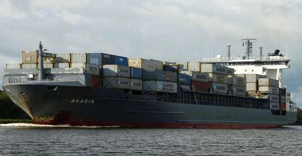Κοντέινερσιπ συγκρούεται με πύλη του καναλιού του Κιέλου