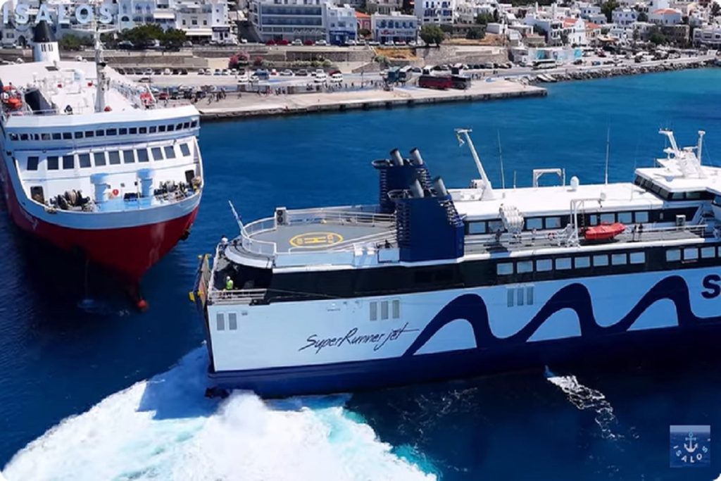 Τήνος: Θεαματική μανούβρα που «κόβει την ανάσα» (video)
