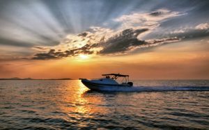 akubernhto-taxuploo-sto-sarwniko