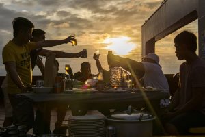 alkool_sta_emporika_ploia