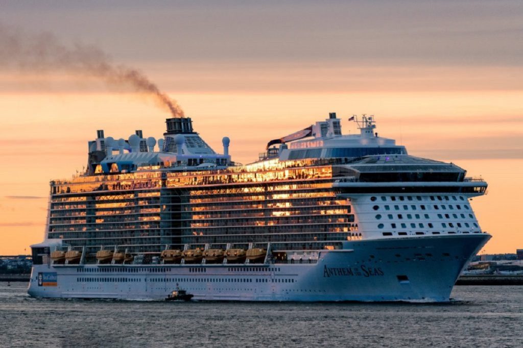 Royal Caribbean: Πρωτοφανής επιχείρηση για τον επαναπατρισμό πληρωμάτων της σε 60 χώρες