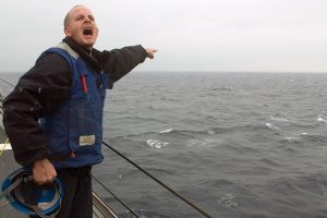 anthrwpos-sth-thalassa