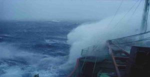 apagoreutiko_sta_ploia_logo_kakokairias