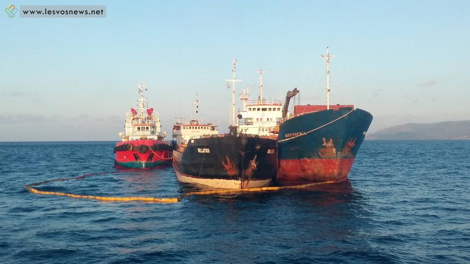 Αποκολλήθηκε το φορτηγό πλοίο που προσάραξε στην Λέσβο [pics]