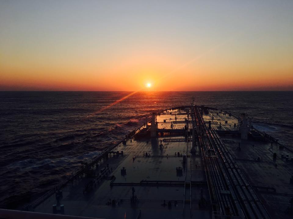 Καφές πριν τη δουλειά με θέα το απέραντο γαλάζιο του Ινδικού ωκεανού!