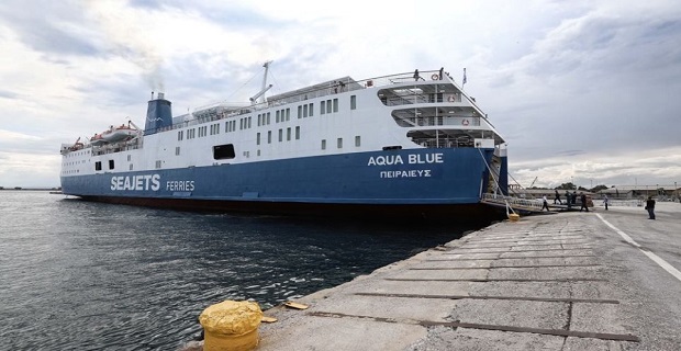 Στην προβλήτα της Άνδρου προσέκρουσε το Aqua Blue