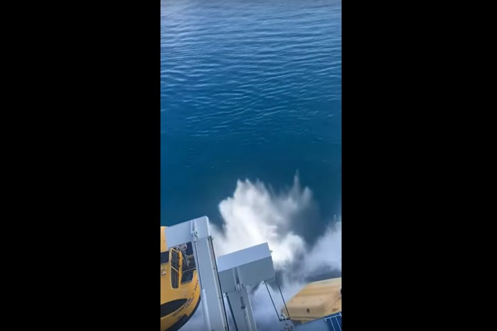 Ατύχημα με τη σωσίβια λέμβο του κρουαζιερόπλοιου QUANTUM OF THE SEAS (ΒΙΝΤΕΟ)