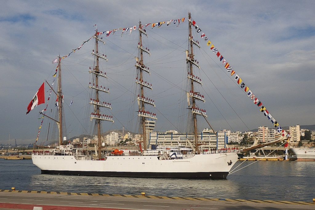 Tο εντυπωσιακό Περουβιανό ιστιοφόρο «Bap Union» έδεσε στον Πειραιά (video)