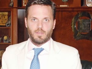 big-deal-gia-ton-euaggelo-pistiolh-tis-top-ships