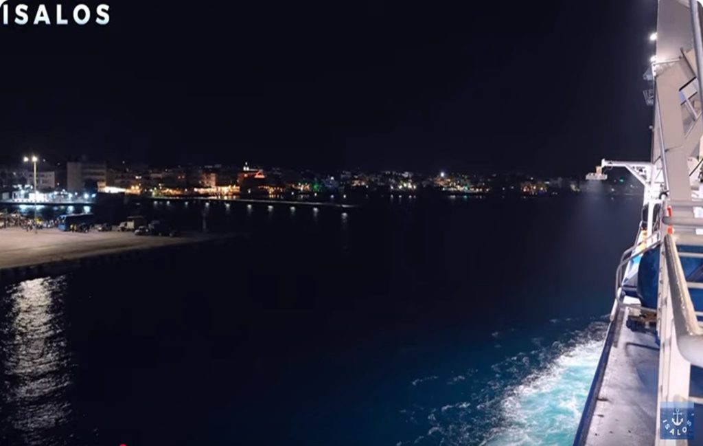 Blue Star 2: Ρεμέτζο 3 λεπτών στην Κω και αποβίβαση πλήθους επιβατών (video)