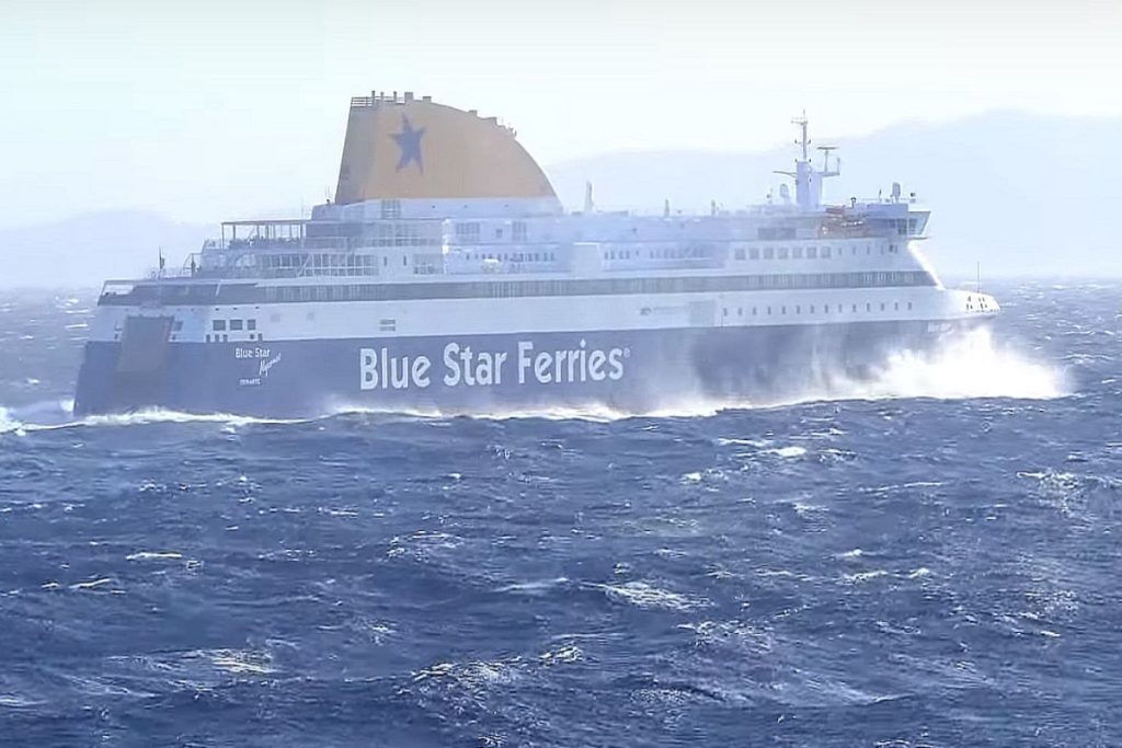 Δαμάζει τον Βοριά του Αιγαίου το «Blue Star Mykonos» (video)