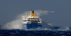 blue_star_naxos_elliniki_aktoploia_