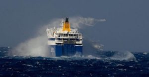 blue_star_naxos_elliniki_aktoploia_