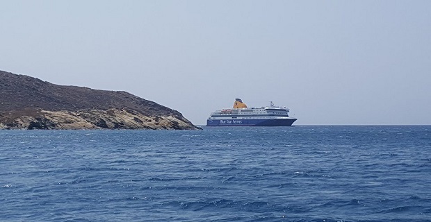 Διαρροή πετρελαιοειδών από το «Blue Star Patmos»