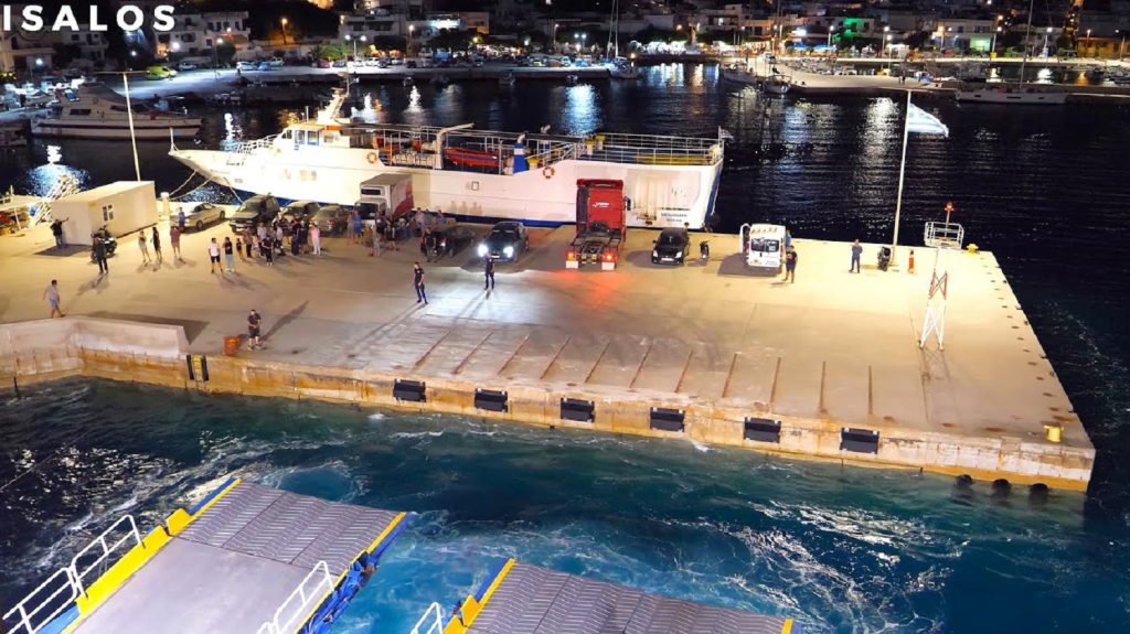 Η εντυπωσιακή μανούβρα του καπετάνιου του Blue Star Patmos (video)