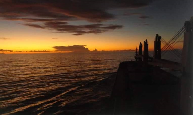 cargo_ship_