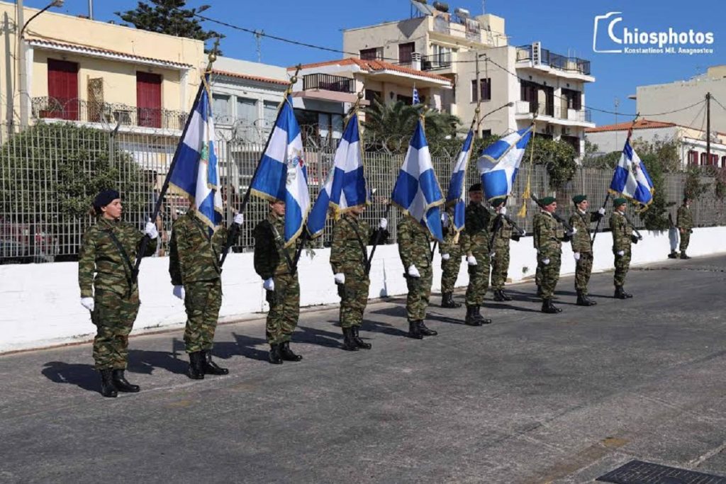Συγκίνηση και δέος στην κάλυψη των Πολεμικών Σημαιών Ταγμάτων 96 ΑΔΤΕ στο λιμάνι της Χίου (video & photo)