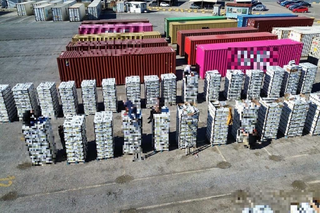 Πειραιάς: Κοκαΐνη αξίας 4.000.000€ σε φορτίο με μπανάνες (video)