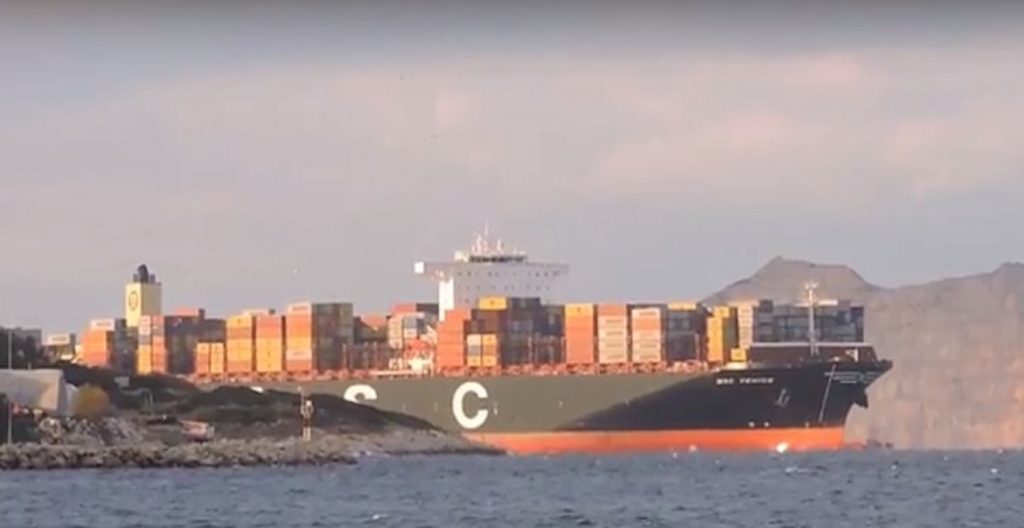 Το τεράστιο MSC VENICE για πρώτη φορά στον Πειραιά (Video)