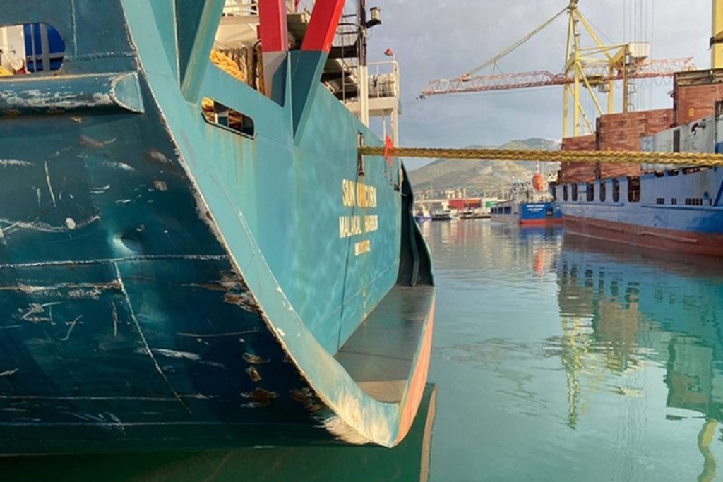 Ρωσικό φορτηγό πλοίο προσέκρουσε σε ελλιμενισμένο τουρκικό πλοίο μεταφοράς εμπορευματοκιβωτίων!