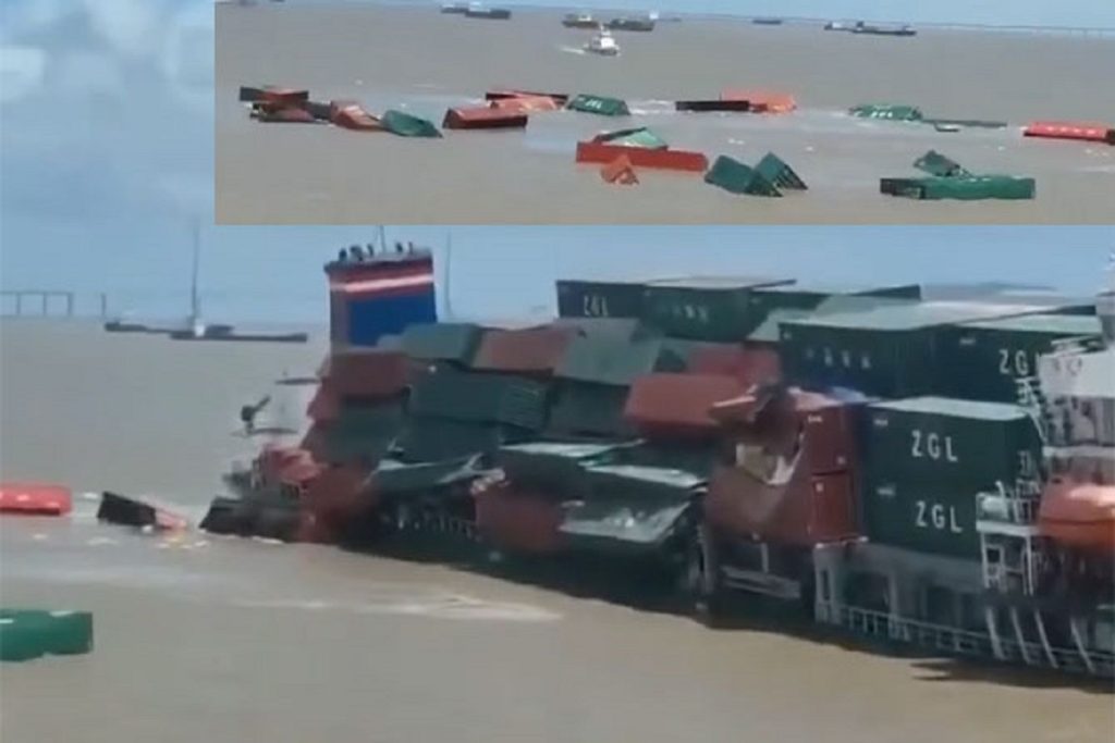 Πλοίο μεταφοράς κοντέινερ ανατράπηκε μετά από σύγκρουση - Δεκάδες κοντέινερ στο νερό