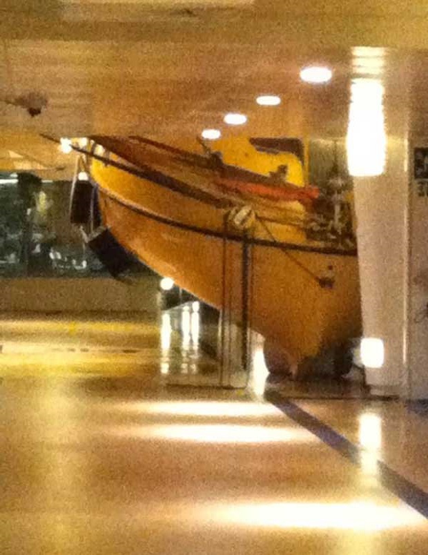 cruise_ship_huge_wave