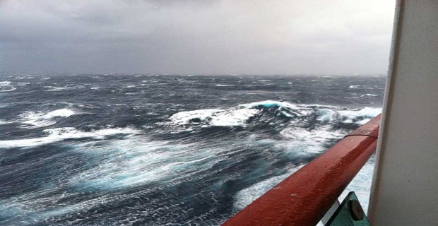 cruise_ship_huge_wave_