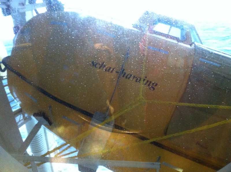 cruise_ship_huge_wave_