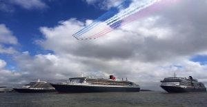 cunards_cruise_ships_