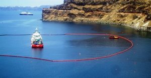 de_molunthike_h_thalassa_apo-to-nauagio_tou_sea_diamond