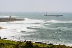 deksamenoploio_ksesyre_thn_agkyra_tou_kai_paraligo_na_prosaraksei