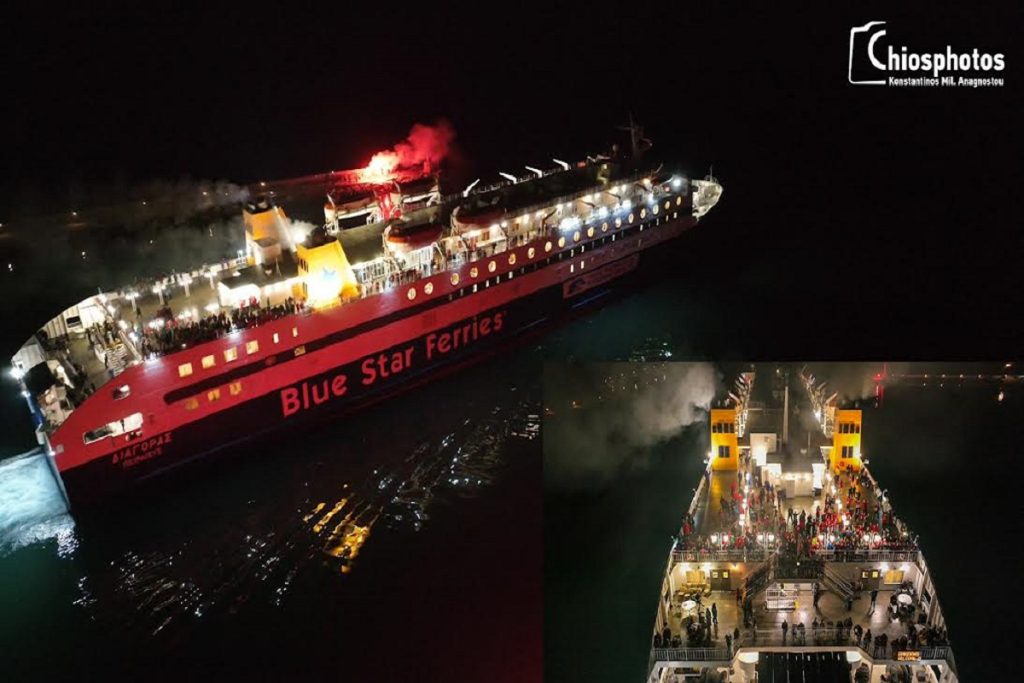 Εκατοντάδες Πρόσκοποι ξεσήκωσαν με τα τραγούδια τους το λιμάνι της Χίου (video & photos)